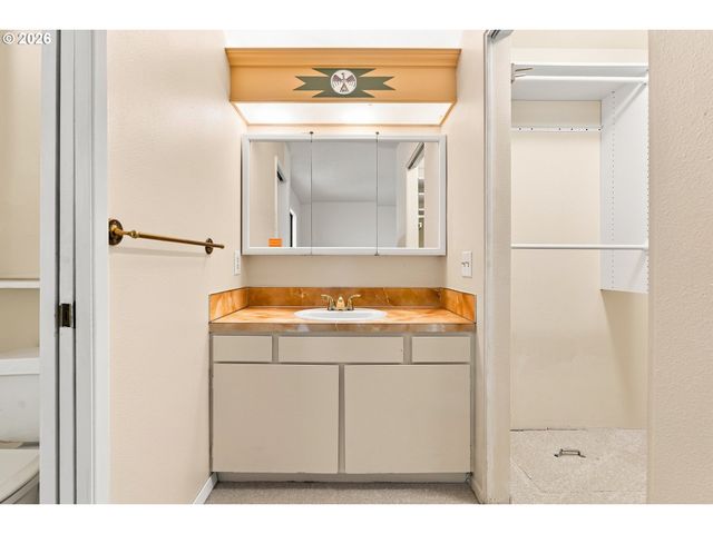 1904 N CEDAR St, Newberg, OR 97132