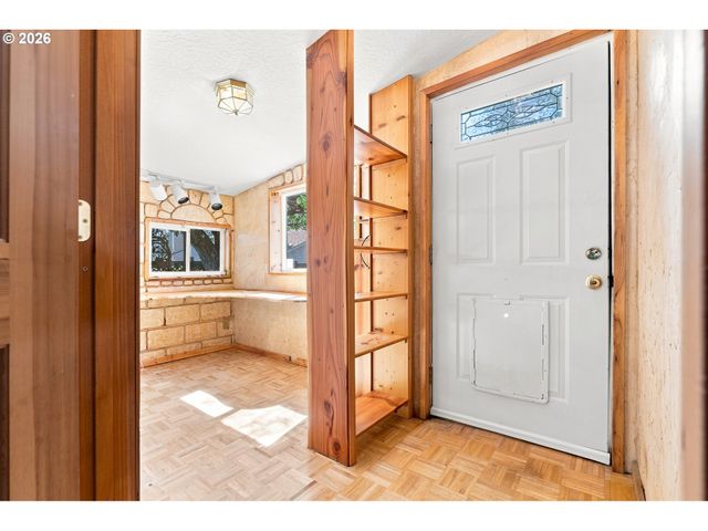 1904 N CEDAR St, Newberg, OR 97132