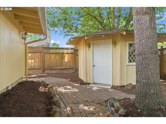 1904 N CEDAR St, Newberg, OR 97132