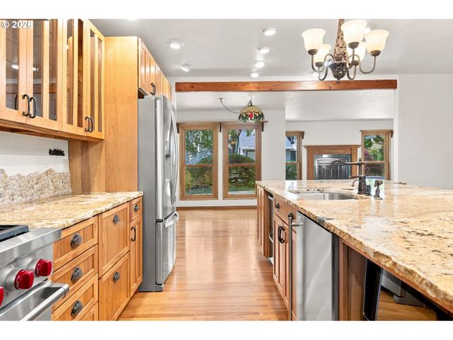 1904 N CEDAR St, Newberg, OR 97132