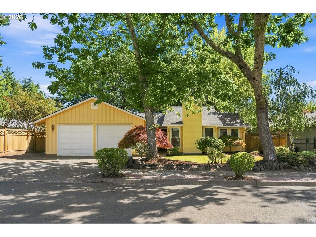 1904 N CEDAR St, Newberg, OR 97132