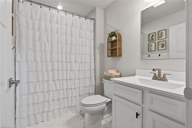 6876 Motley LNDG, Gloucester, VA 23061