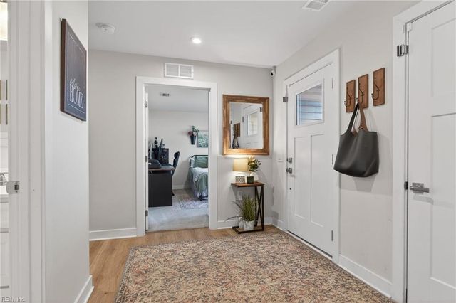 6876 Motley LNDG, Gloucester, VA 23061