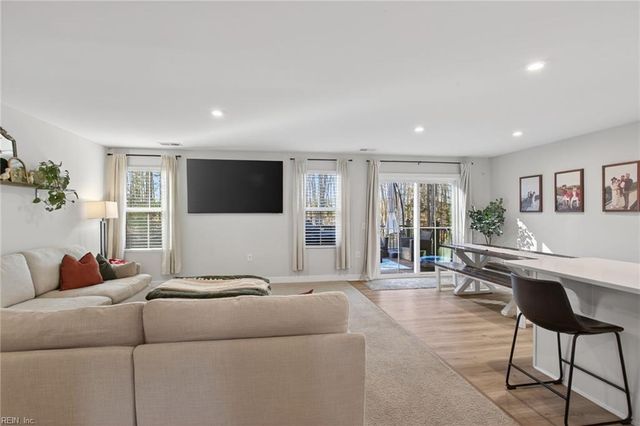 6876 Motley LNDG, Gloucester, VA 23061