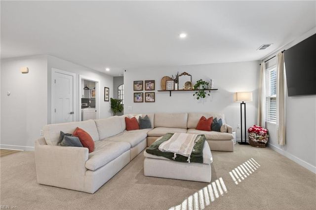 6876 Motley LNDG, Gloucester, VA 23061