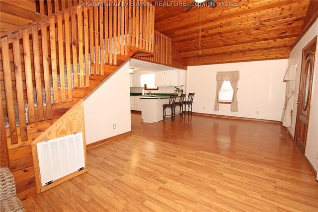 407 Dupont Avenue, Nitro, WV 25143