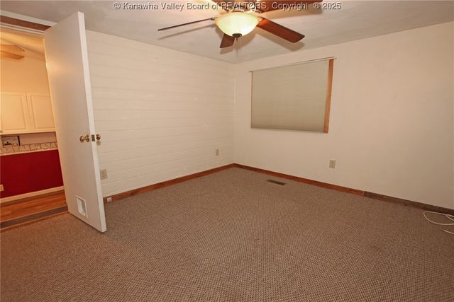 407 Dupont Avenue, Nitro, WV 25143