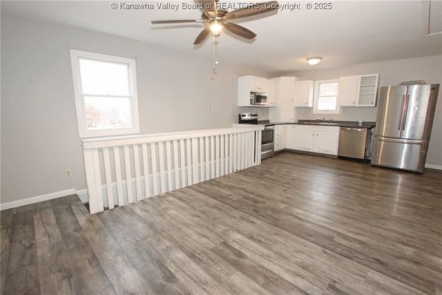 407 Dupont Avenue, Nitro, WV 25143