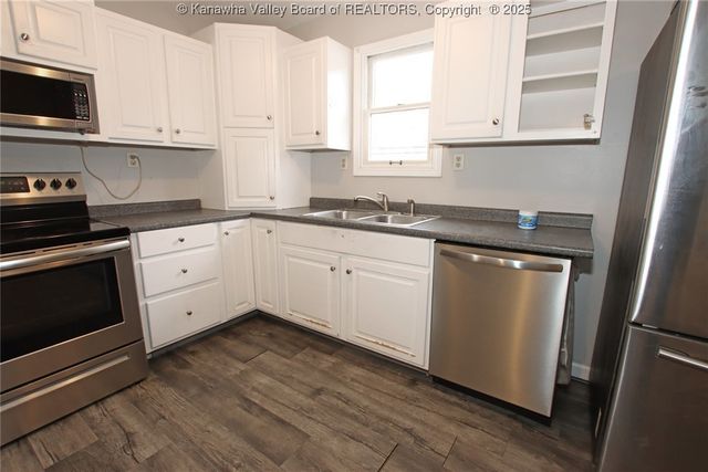 407 Dupont Avenue, Nitro, WV 25143