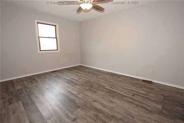 407 Dupont Avenue, Nitro, WV 25143