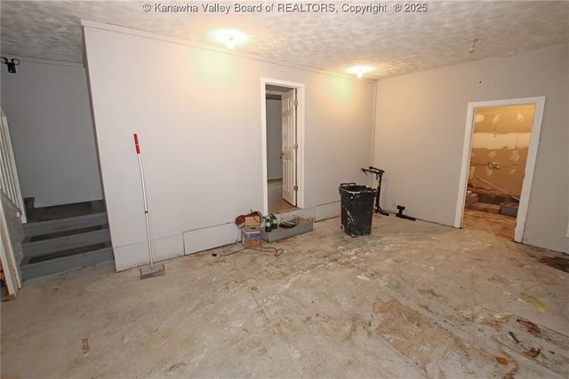 407 Dupont Avenue, Nitro, WV 25143