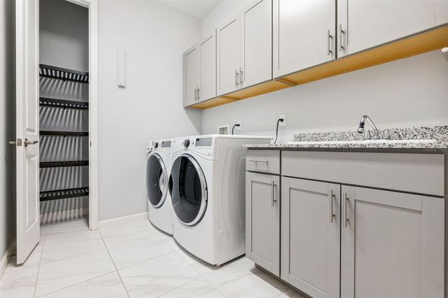 208 AVENHAM DRIVE, Deland, FL 32724