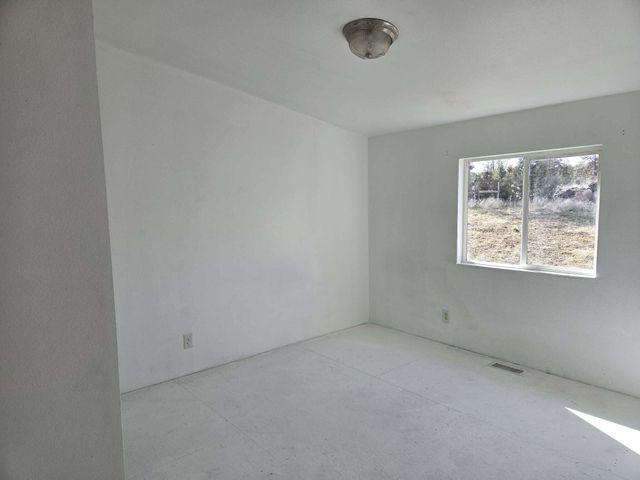 5012 Seagull Drive, Bonanza, OR 97623