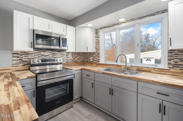 418 Eleventh Street, Schenectady, NY 12306