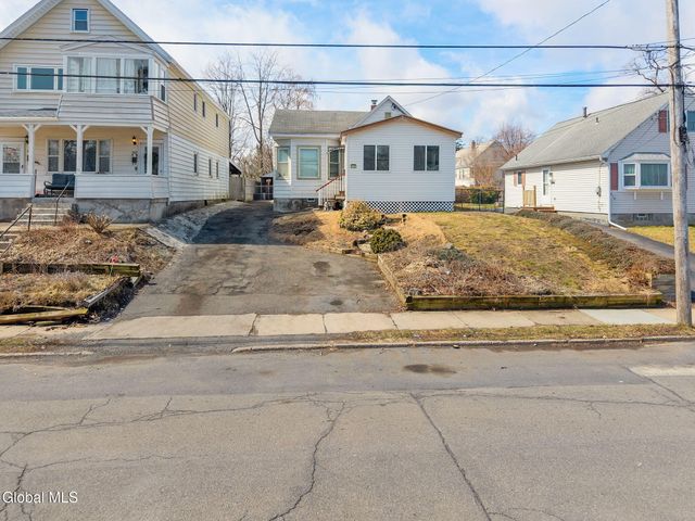 418 Eleventh Street, Schenectady, NY 12306