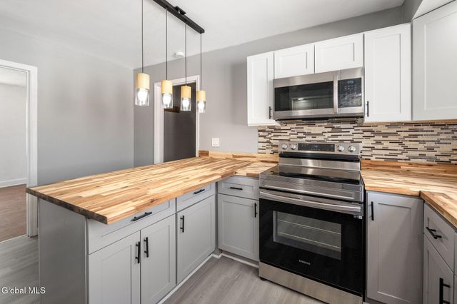 418 Eleventh Street, Schenectady, NY 12306