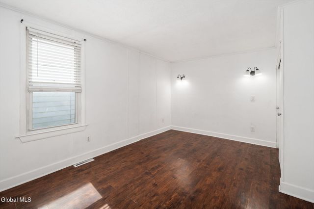 418 Eleventh Street, Schenectady, NY 12306