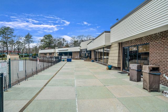 842 Golf Lane, Medford, NY 11763