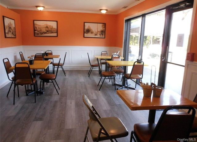 842 Golf Lane, Medford, NY 11763