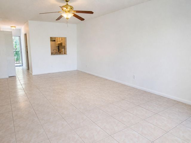 7260 WOODMONT Avenue 203, Tamarac, FL 33321