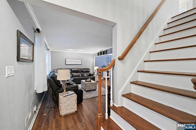 29 Oakley Terrace, Nutley, NJ 07110