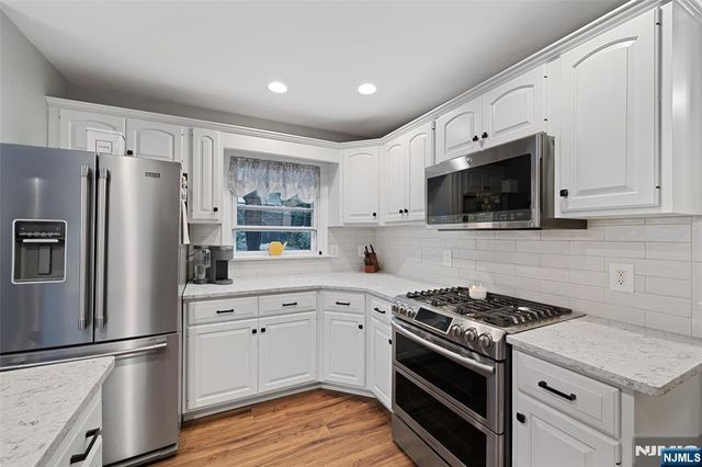 29 Oakley Terrace, Nutley, NJ 07110