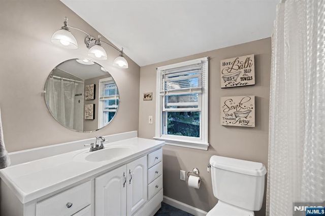 29 Oakley Terrace, Nutley, NJ 07110