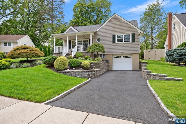 29 Oakley Terrace, Nutley, NJ 07110