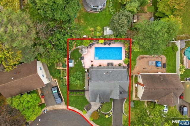 29 Oakley Terrace, Nutley, NJ 07110