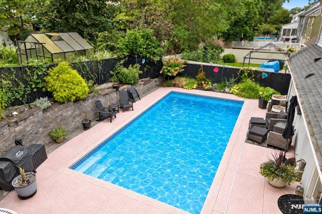 29 Oakley Terrace, Nutley, NJ 07110