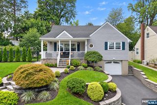29 Oakley Terrace, Nutley, NJ 07110