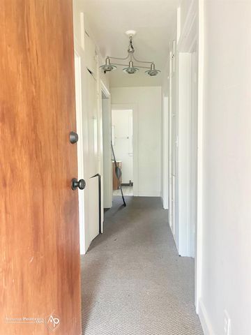 2077 E Boatfield Avenue, Burton, MI 48529