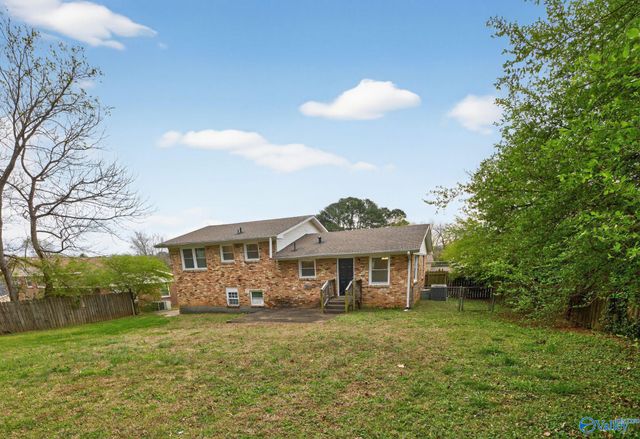 2523 Birchfield Street NW, Huntsville, AL 35810