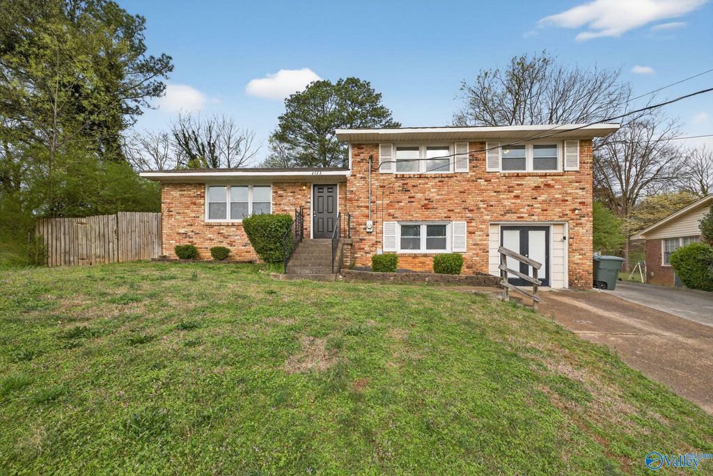 2523 Birchfield Street NW, Huntsville, AL 35810
