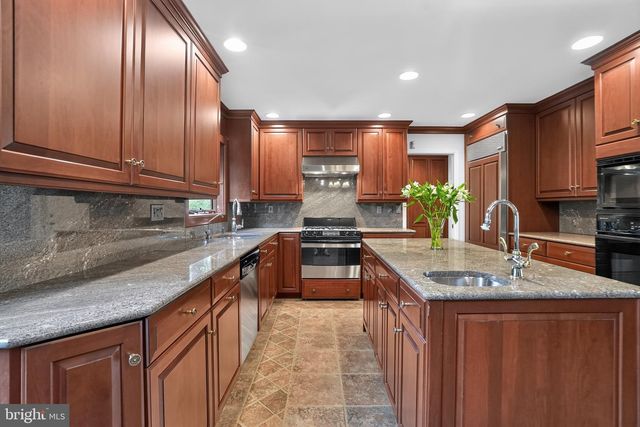 721 BUCKLEY RD, Blue Bell, PA 19422