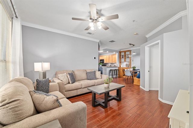 1142 SW 9TH ROAD 402, Gainesville, FL 32601