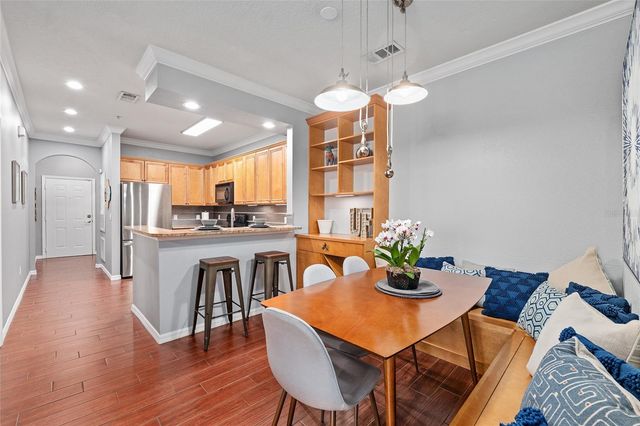 1142 SW 9TH ROAD 402, Gainesville, FL 32601