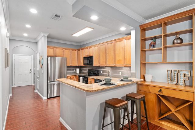 1142 SW 9TH ROAD 402, Gainesville, FL 32601