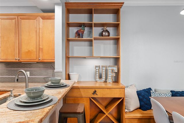 1142 SW 9TH ROAD 402, Gainesville, FL 32601