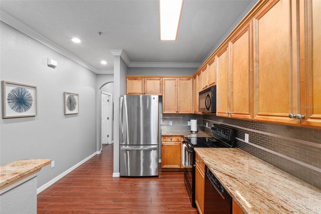 1142 SW 9TH ROAD 402, Gainesville, FL 32601