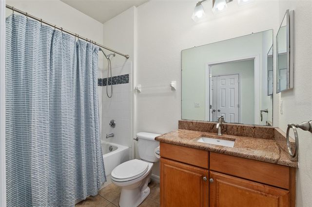 1142 SW 9TH ROAD 402, Gainesville, FL 32601