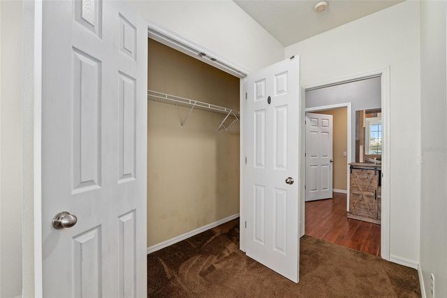 1142 SW 9TH ROAD 402, Gainesville, FL 32601