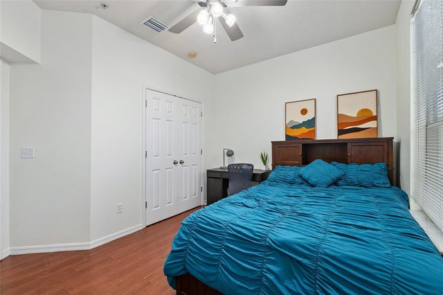 1142 SW 9TH ROAD 402, Gainesville, FL 32601