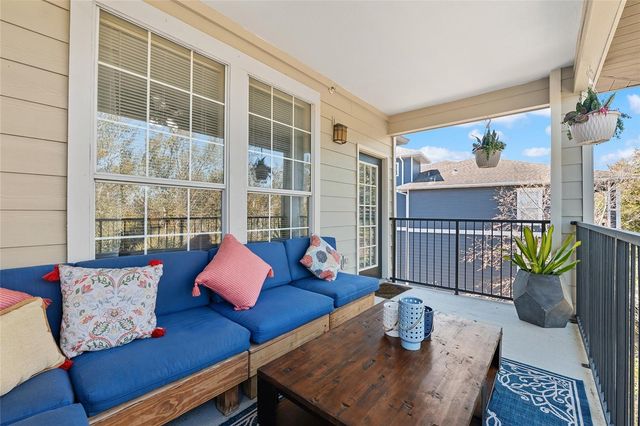 1142 SW 9TH ROAD 402, Gainesville, FL 32601