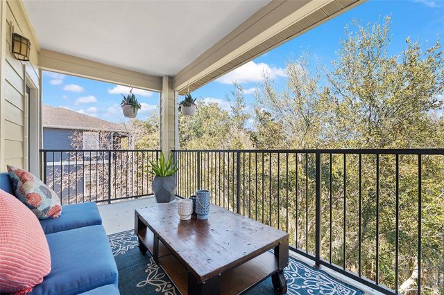 1142 SW 9TH ROAD 402, Gainesville, FL 32601