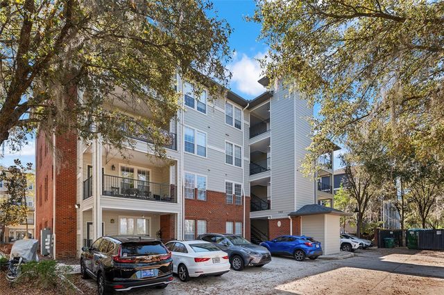 1142 SW 9TH ROAD 402, Gainesville, FL 32601