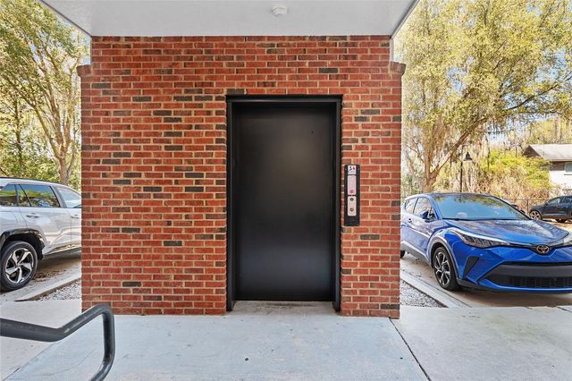 1142 SW 9TH ROAD 402, Gainesville, FL 32601