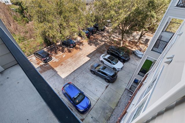 1142 SW 9TH ROAD 402, Gainesville, FL 32601