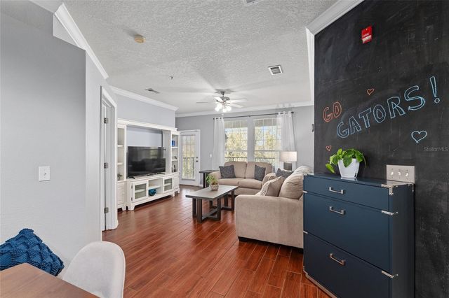 1142 SW 9TH ROAD 402, Gainesville, FL 32601