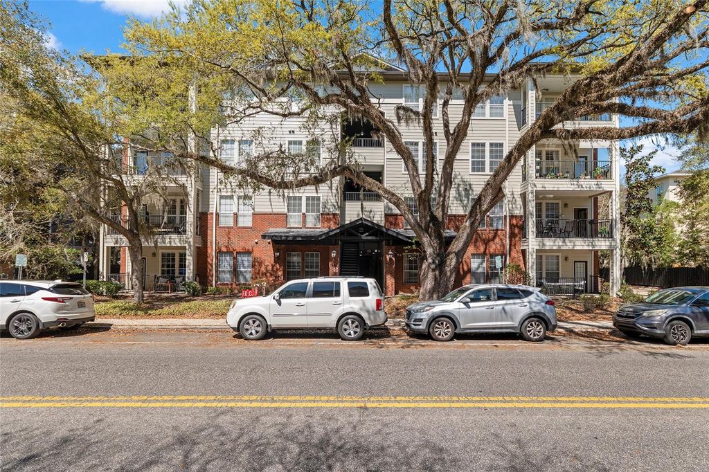 1142 SW 9TH ROAD 402, Gainesville, FL 32601